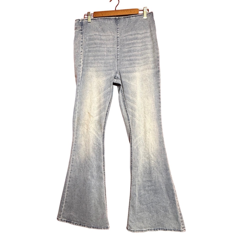 No Boundaries Women Large Light Wash High Rise Pull On Flare Bell Bottom‎ Jeans